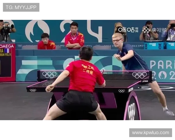 小勒布伦模仿樊振东胜利庆祝动作 小勒布伦模仿樊振东胜利庆祝动作