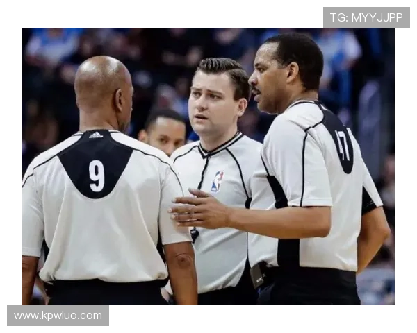 加拉塔萨雷奋勇裁判判罚争议 加拉塔萨雷奋勇裁判判罚争议